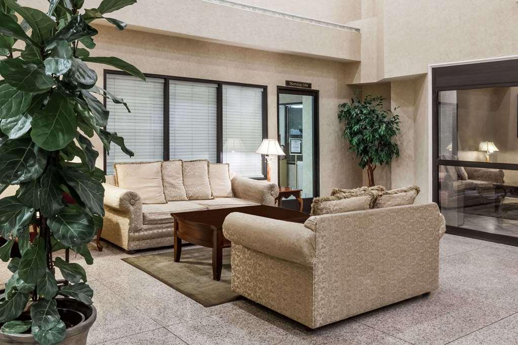Ramada By Wyndham 2*