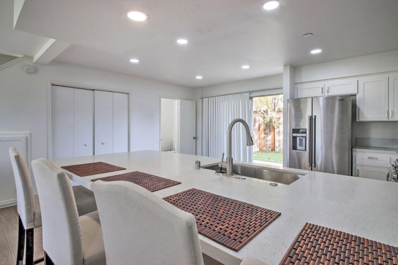 Holiday home Central Townhome With Private Patio Bakersfield