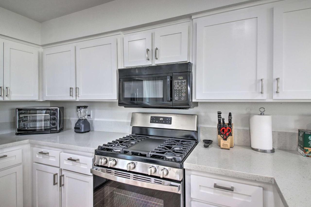 Central Townhome With Private Patio Bakersfield