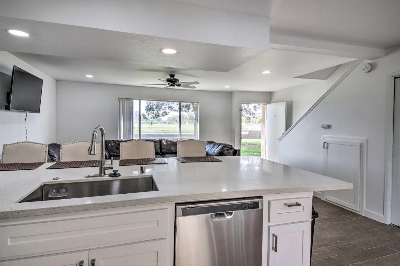 Central Townhome With Private Patio * Bakersfield