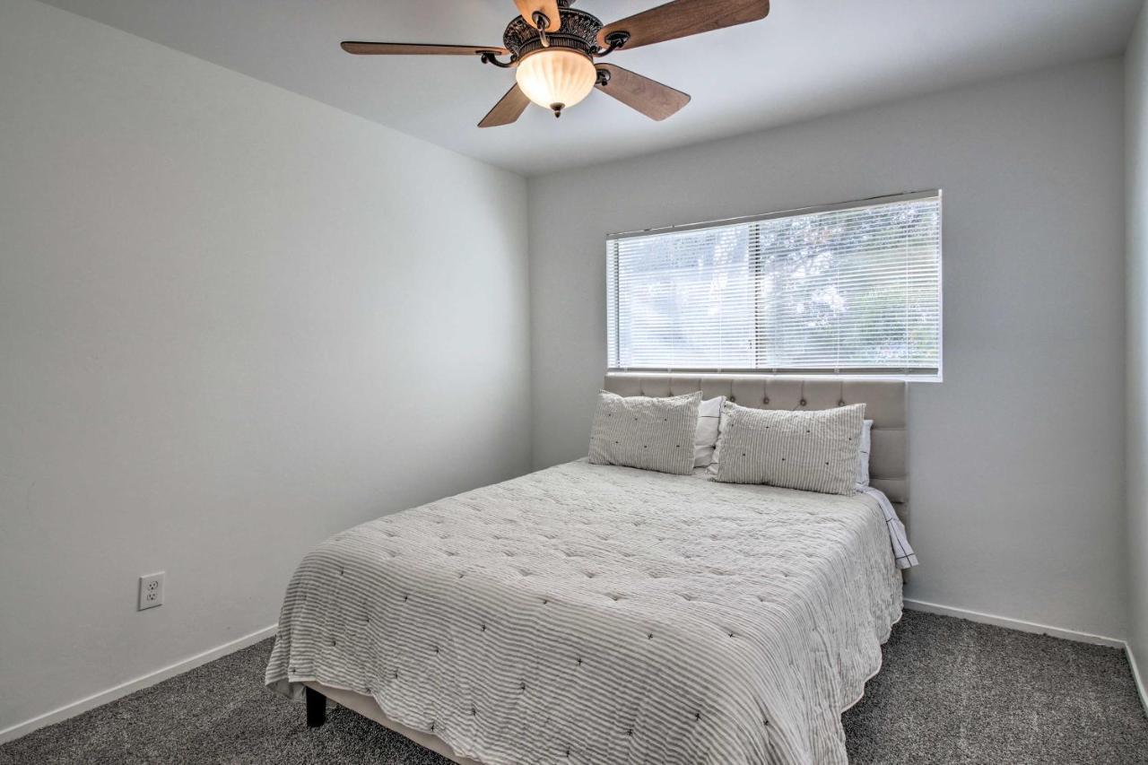 Central Townhome With Private Patio Holiday home *
