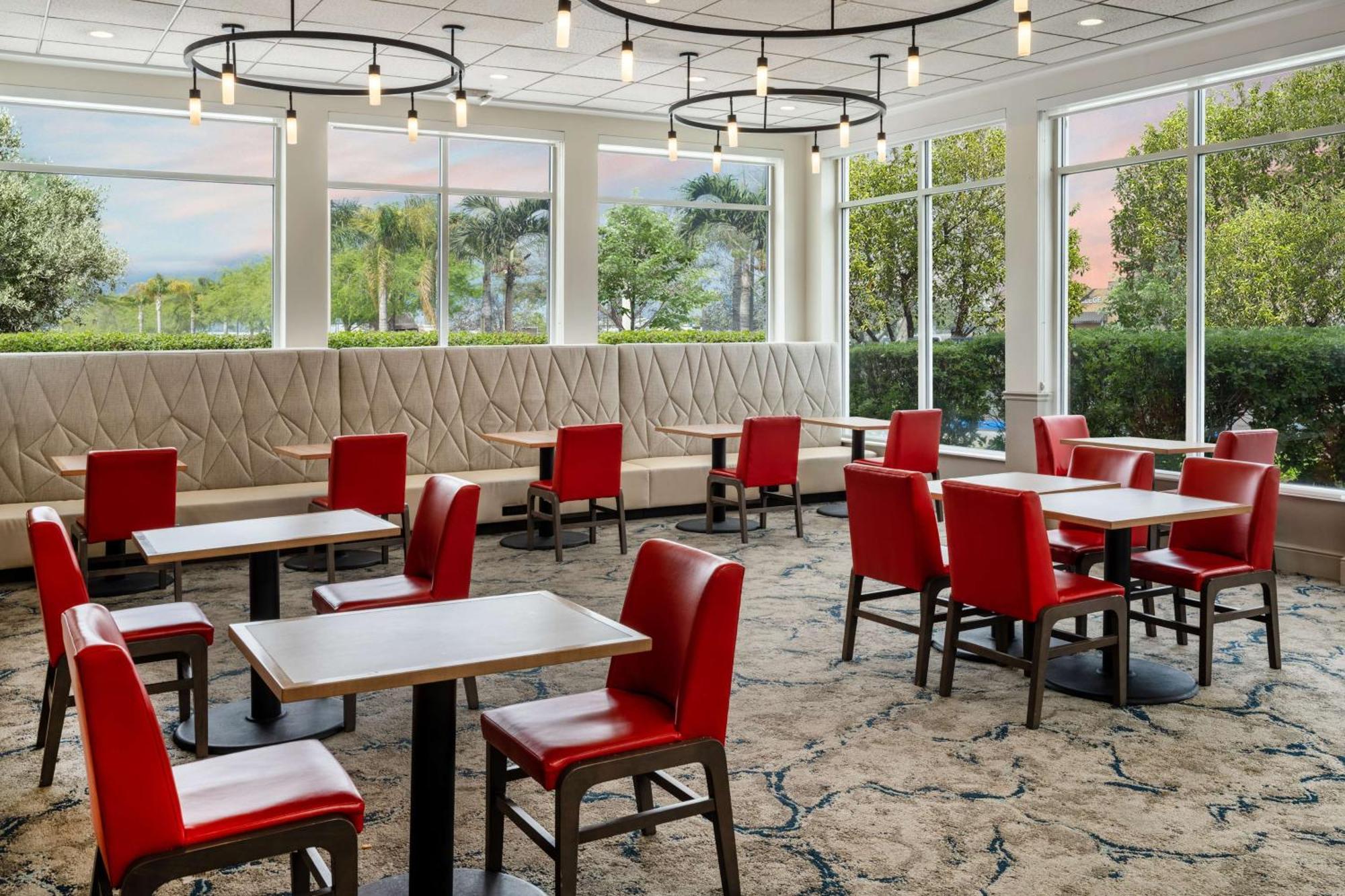 Hotel Hilton Garden Bakersfield