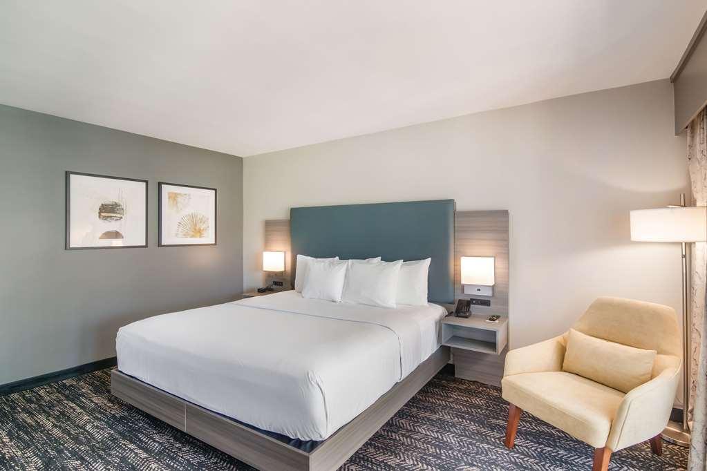 Hourglass Hotel, Ascend Collection Bakersfield