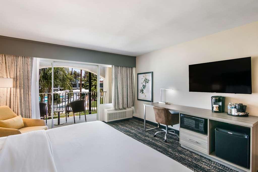 Hourglass Hotel, Ascend Collection * Bakersfield