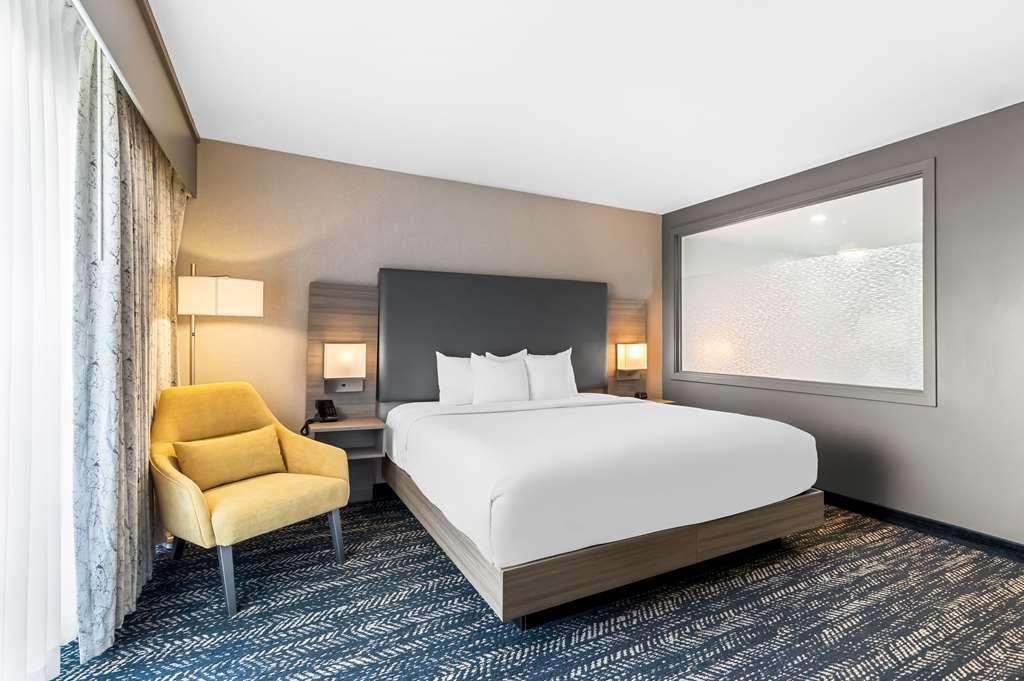 Hourglass Hotel, Ascend Collection Bakersfield