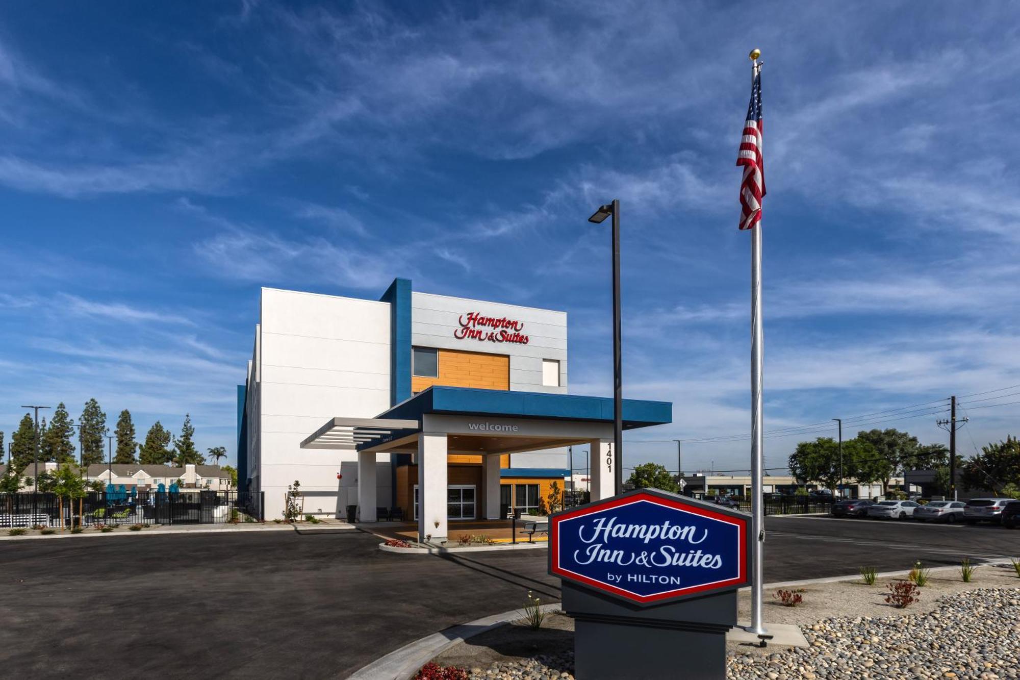 Hampton & 3* Bakersfield