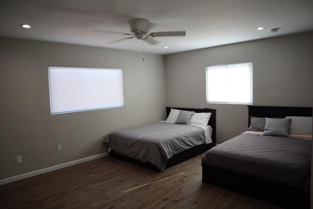Holiday home Stress-free, Get Away With 3 Bedroom And Pool Bakersfield
