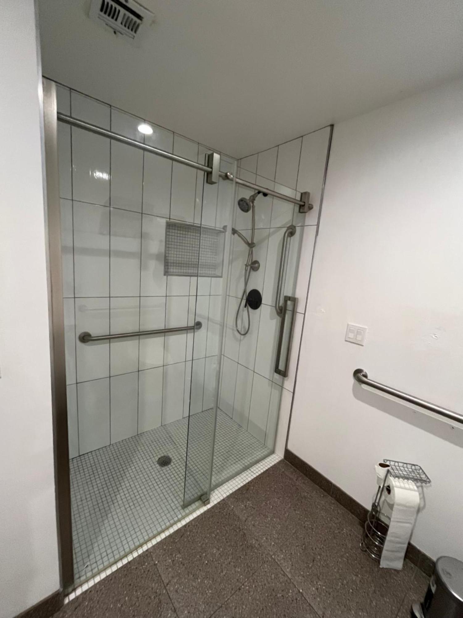 4 Bedroom 6 Bed Spacious And Luxury *
