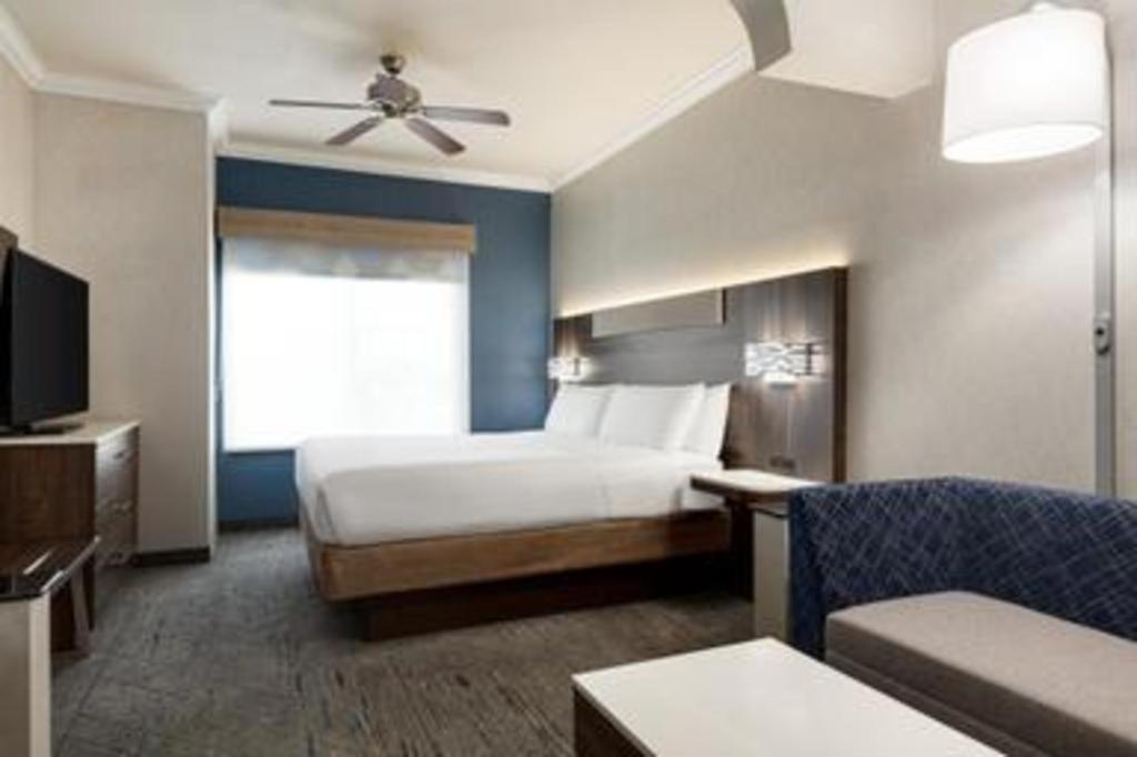 Express & By Ihg