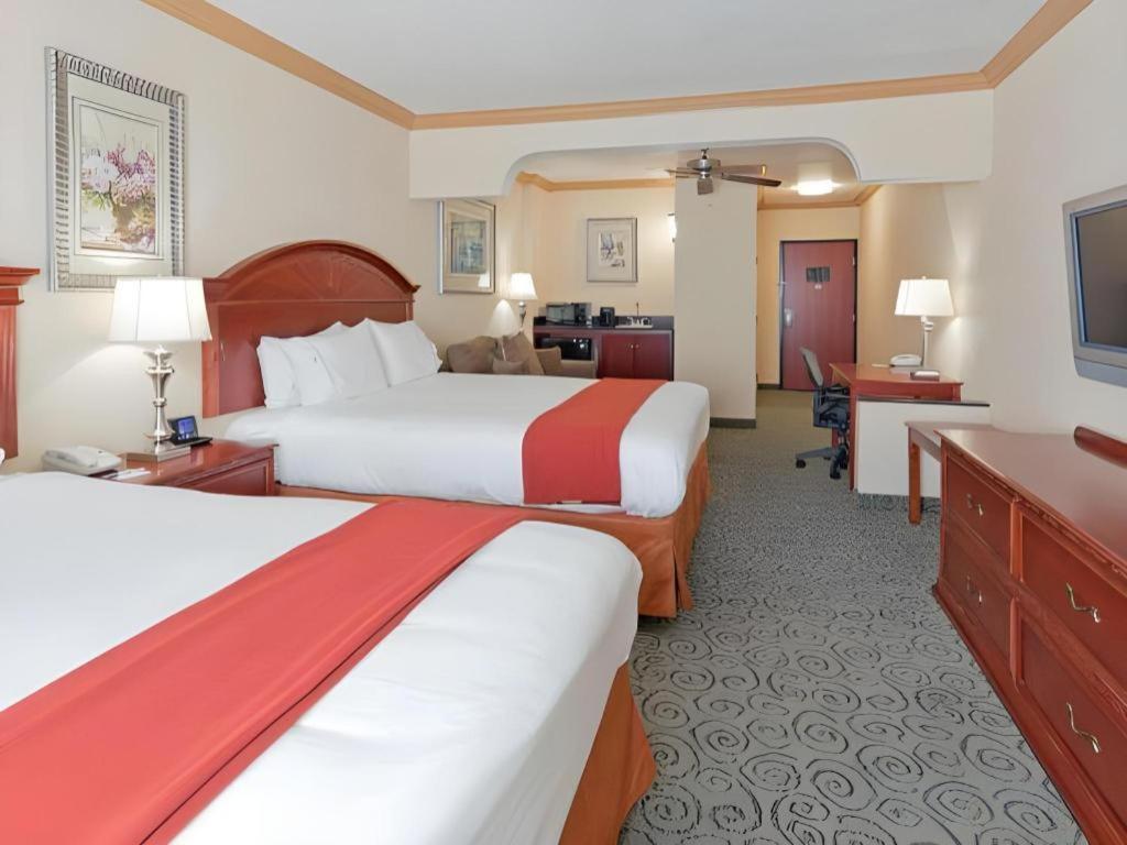 Express & By Ihg Hotel