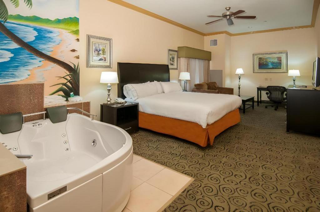 Express & By Ihg 3*