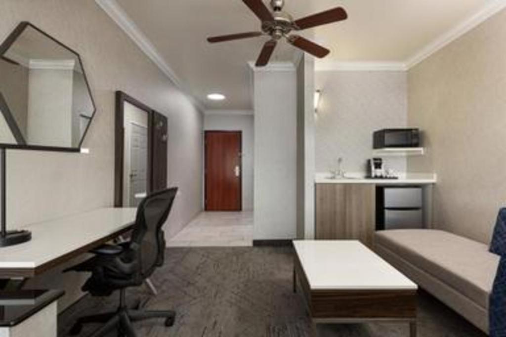 Express & By Ihg Hotel Bakersfield