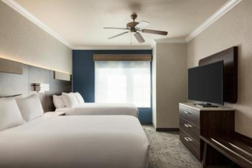 Express & By Ihg Hotel 3*