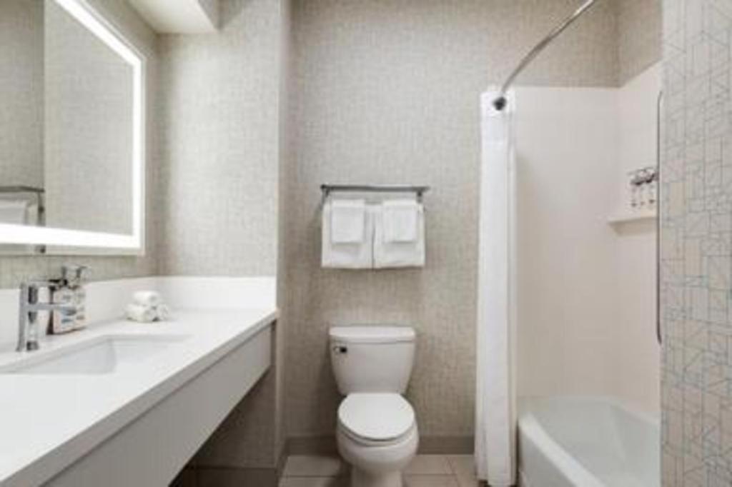 Express & By Ihg Hotel Bakersfield