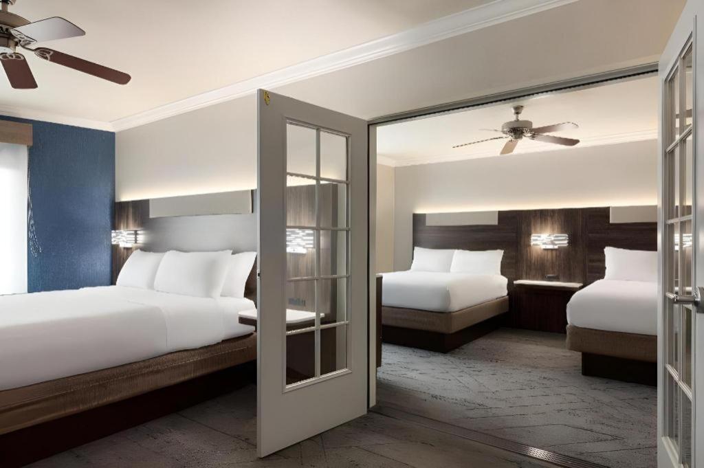 Express & By Ihg Hotel 3*