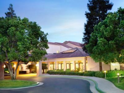 Courtyard By Marriott Bakersfield