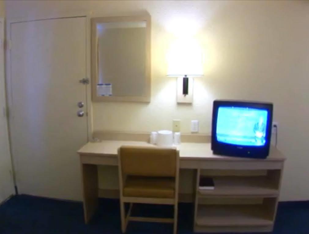 6-bakersfield, Ca - Airport 2* Bakersfield