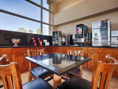 Western Heritage Inn 3*
