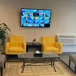 Quality Inn & Suites Near Downtown Bakersfield