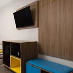 Days-Inn By Wyndham Bakersfield