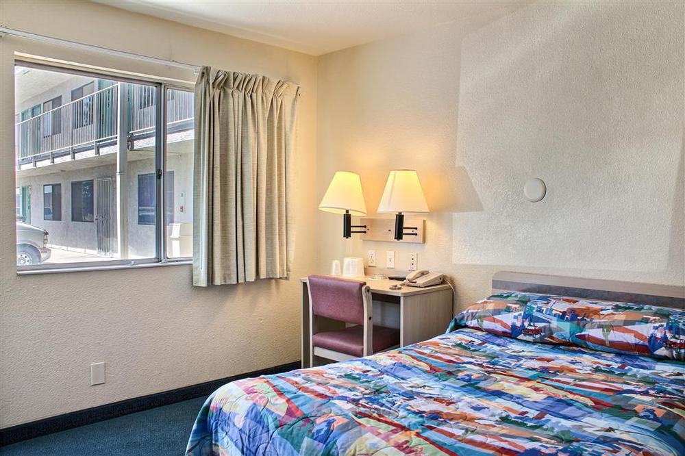 6-bakersfield, Ca - South Hotel 2*
