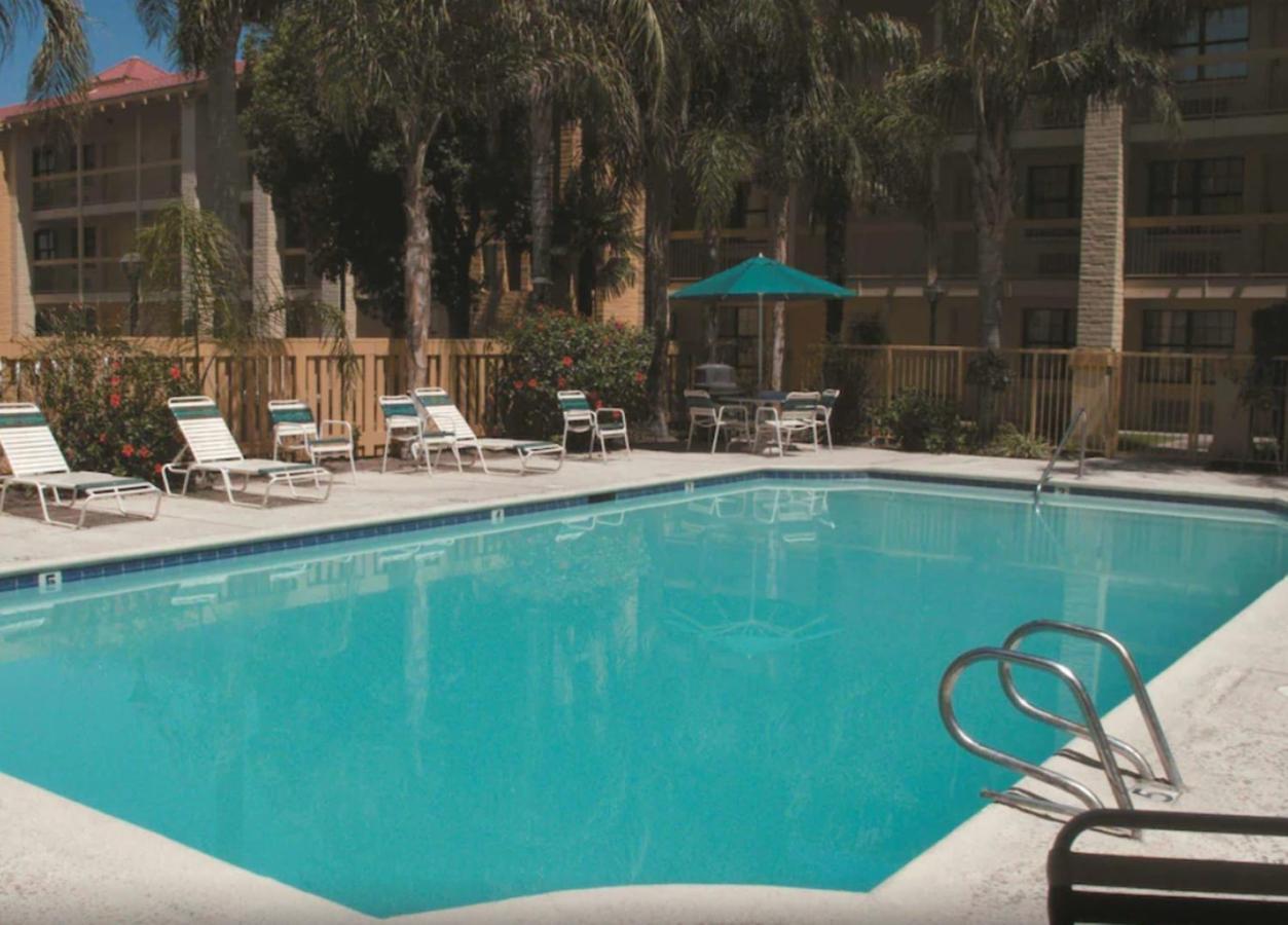 La Quinta By Wyndham South Hotel