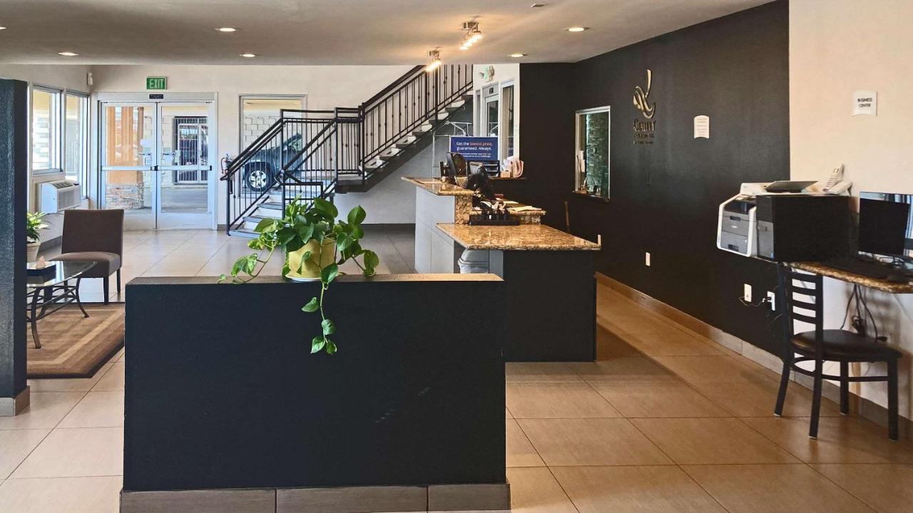 Hotel Quality & Near Downtown