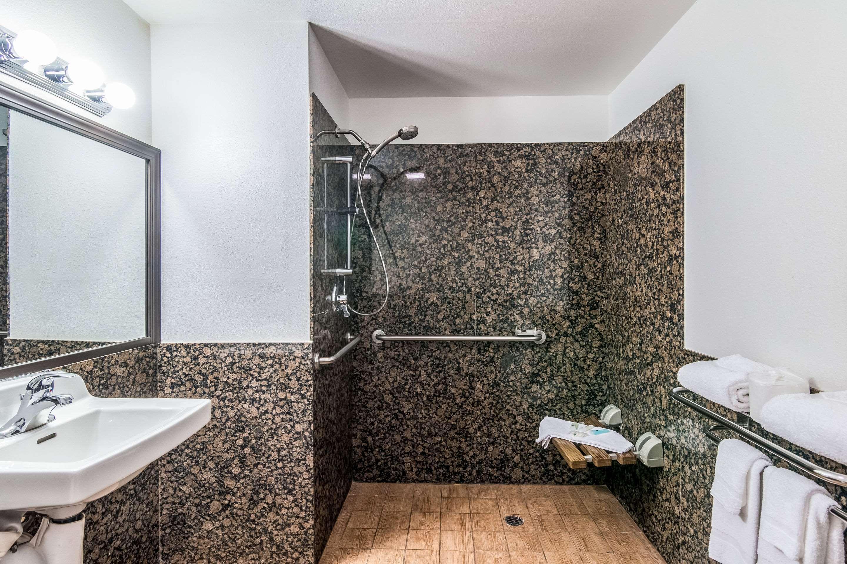 Quality & Near Downtown Hotel Bakersfield