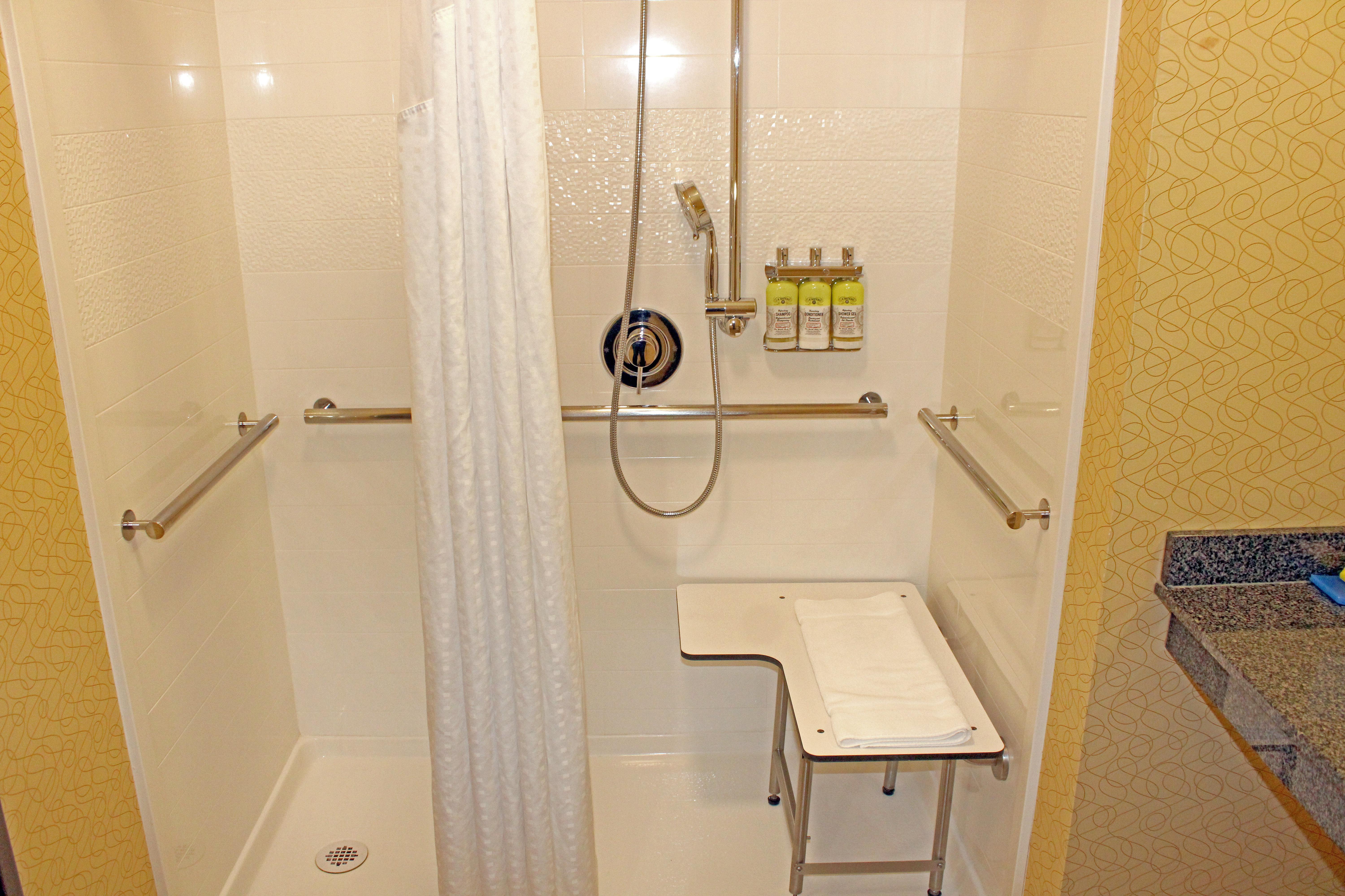 Hotel Express & Airport By Ihg 4*