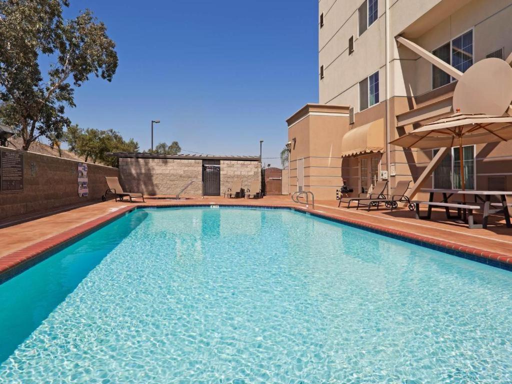 Express & By Ihg Hotel Bakersfield