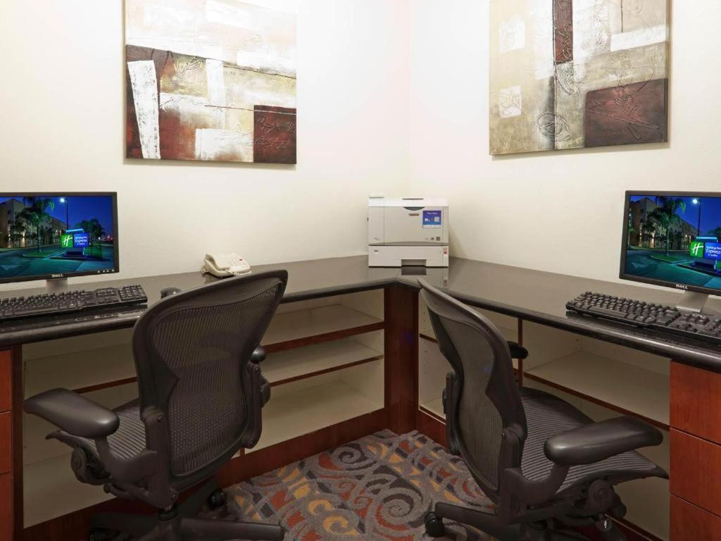 Express & By Ihg 3* Bakersfield
