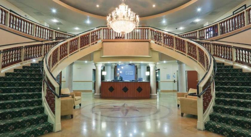 Express & By Ihg 3*