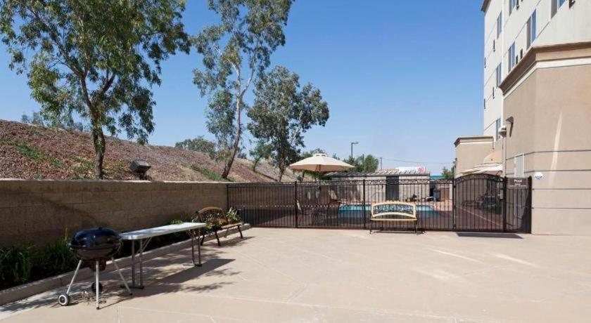 Express & By Ihg 3* Bakersfield
