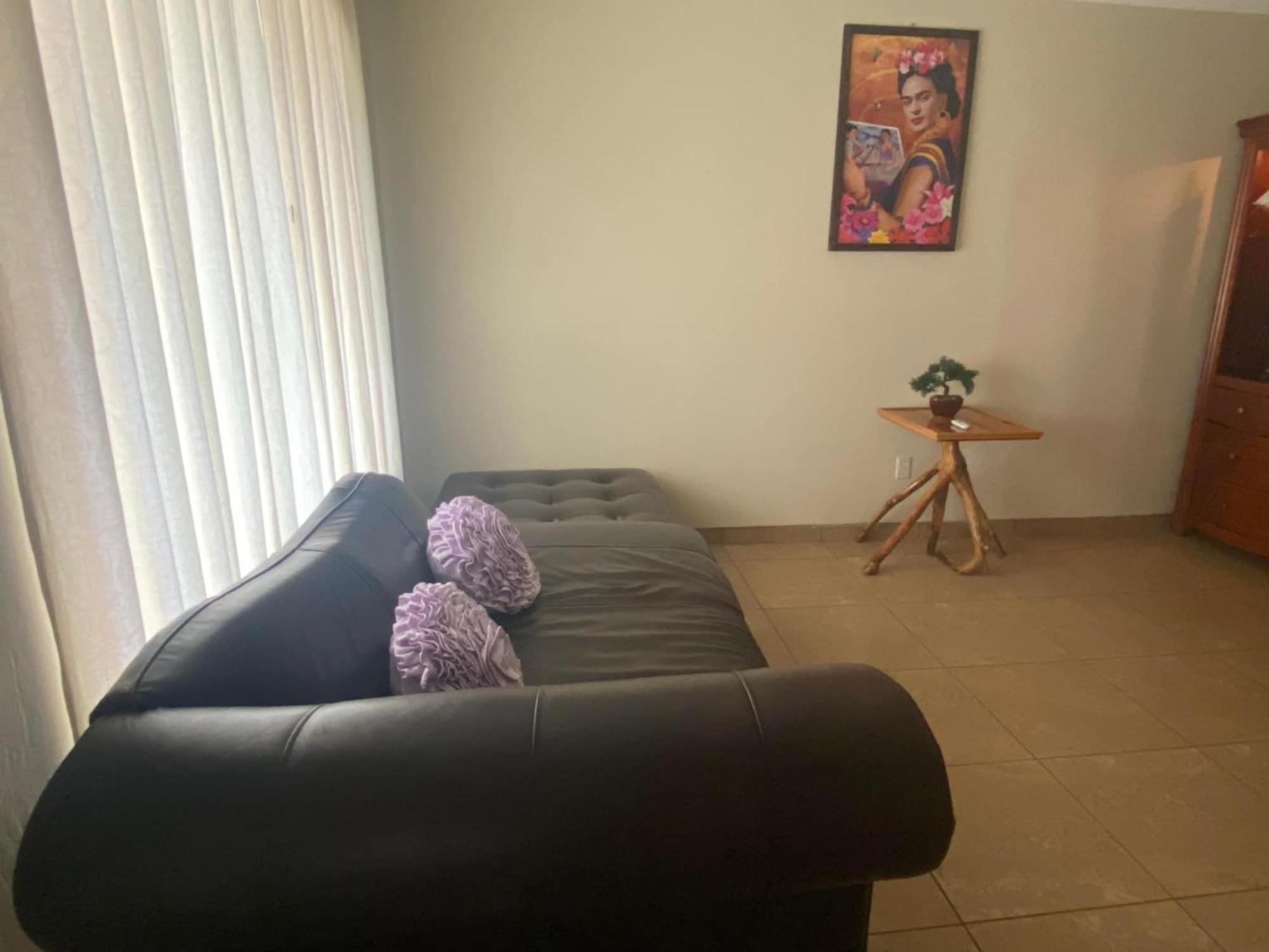 Nogal Ave 21st Apartment *