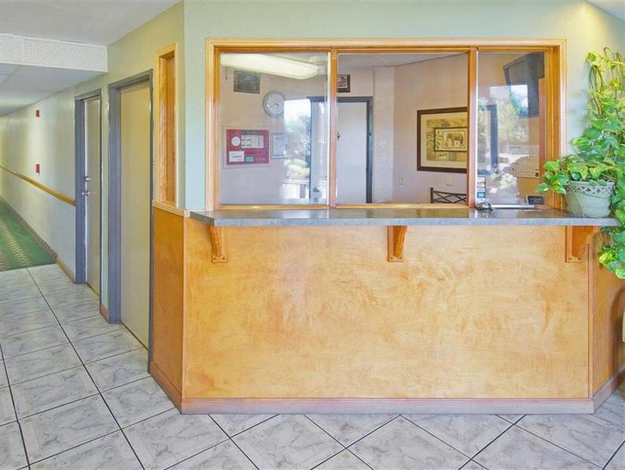 Motel Americas Value & Suites-east