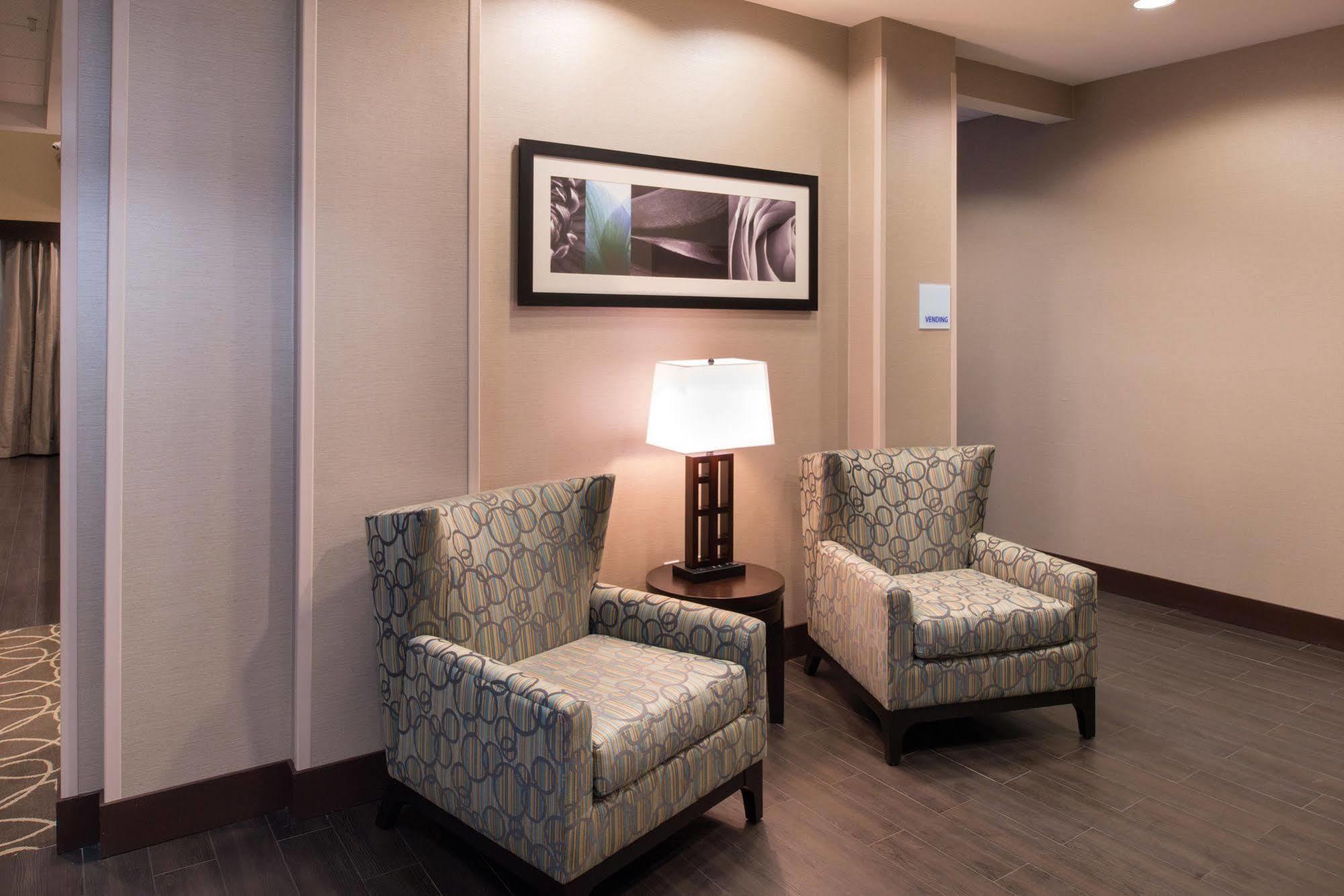 Express & Airport By Ihg 4* Bakersfield