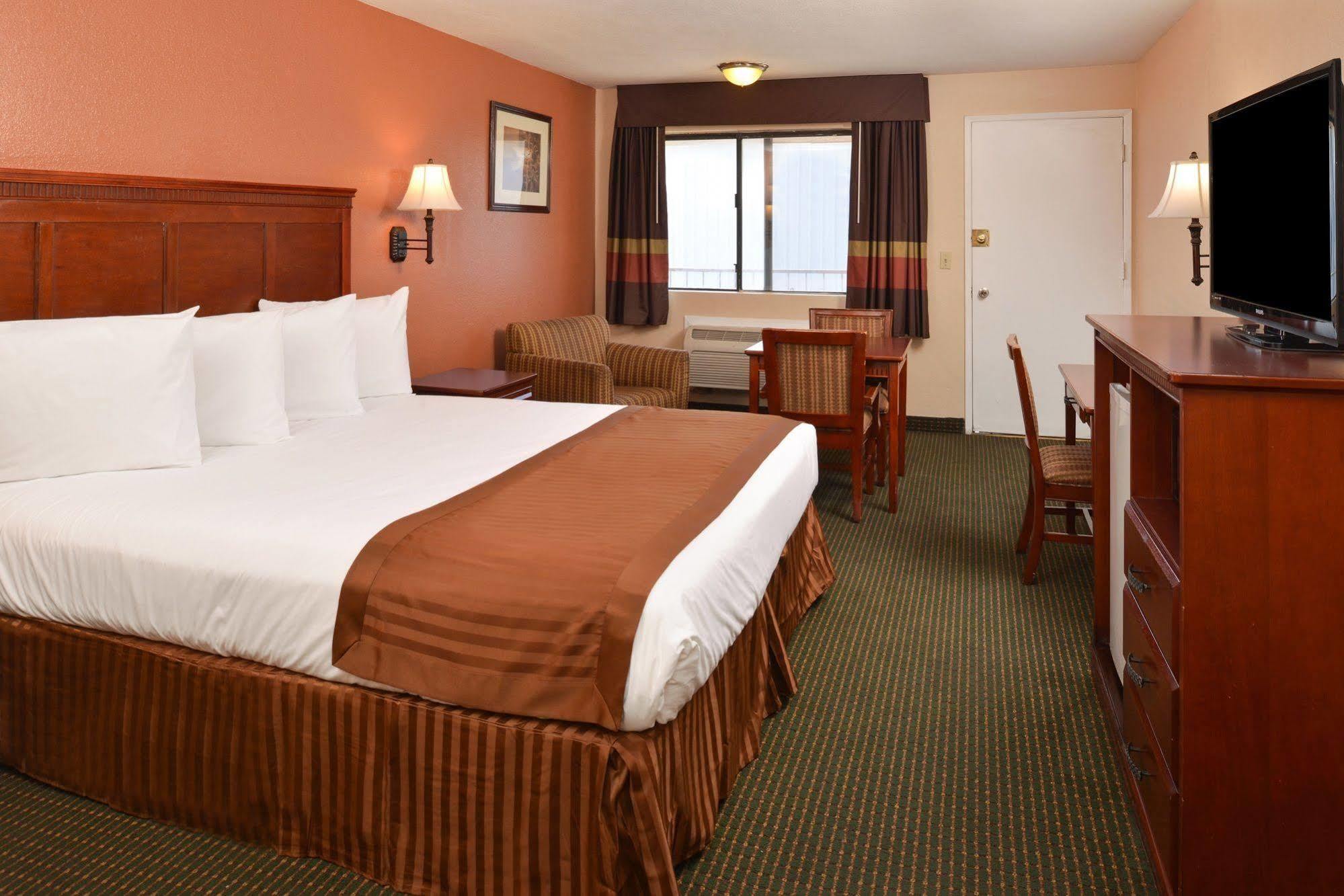 Americas Value & Suites-east