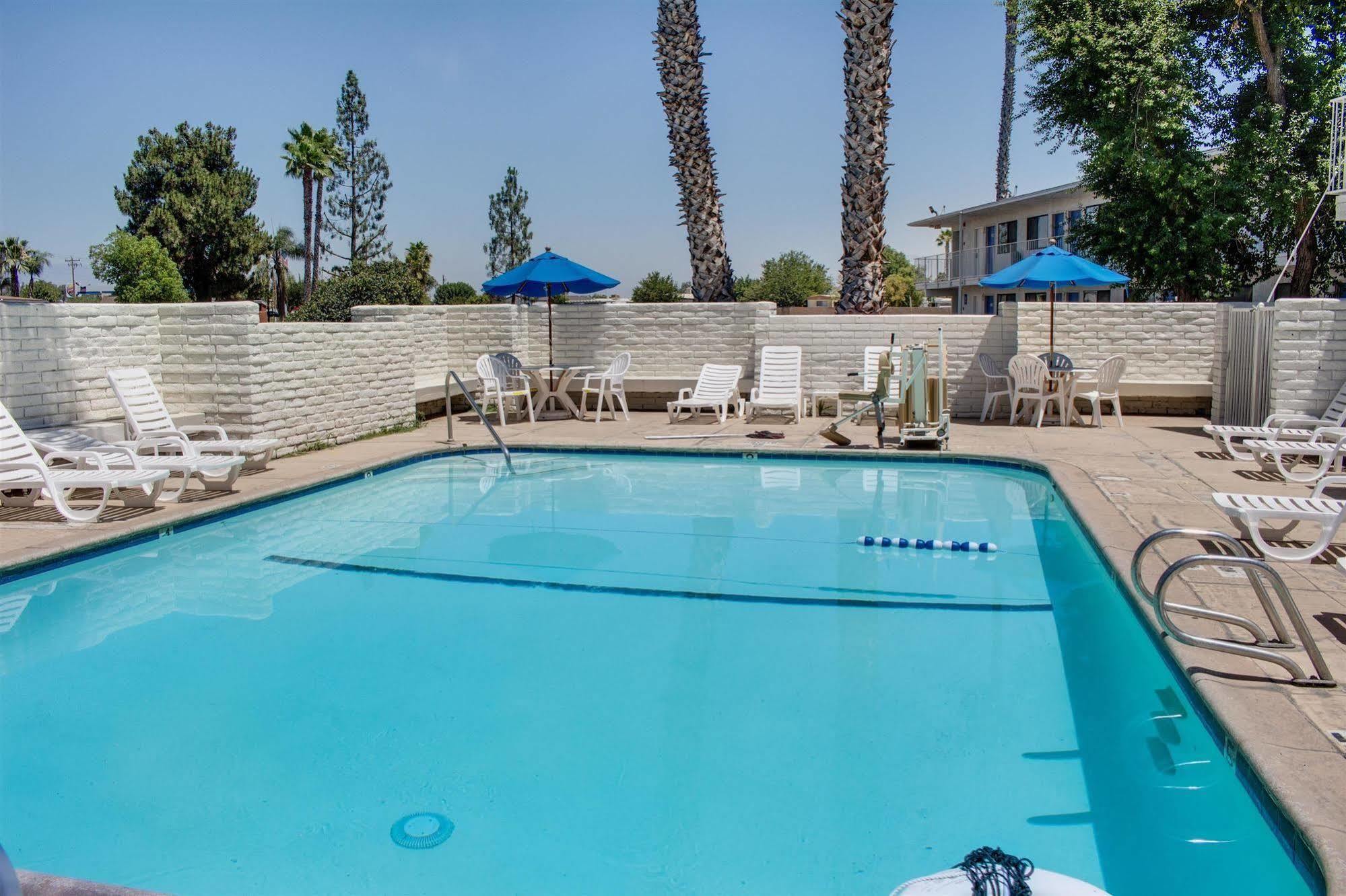 Hotel 6-bakersfield, Ca - South 2*