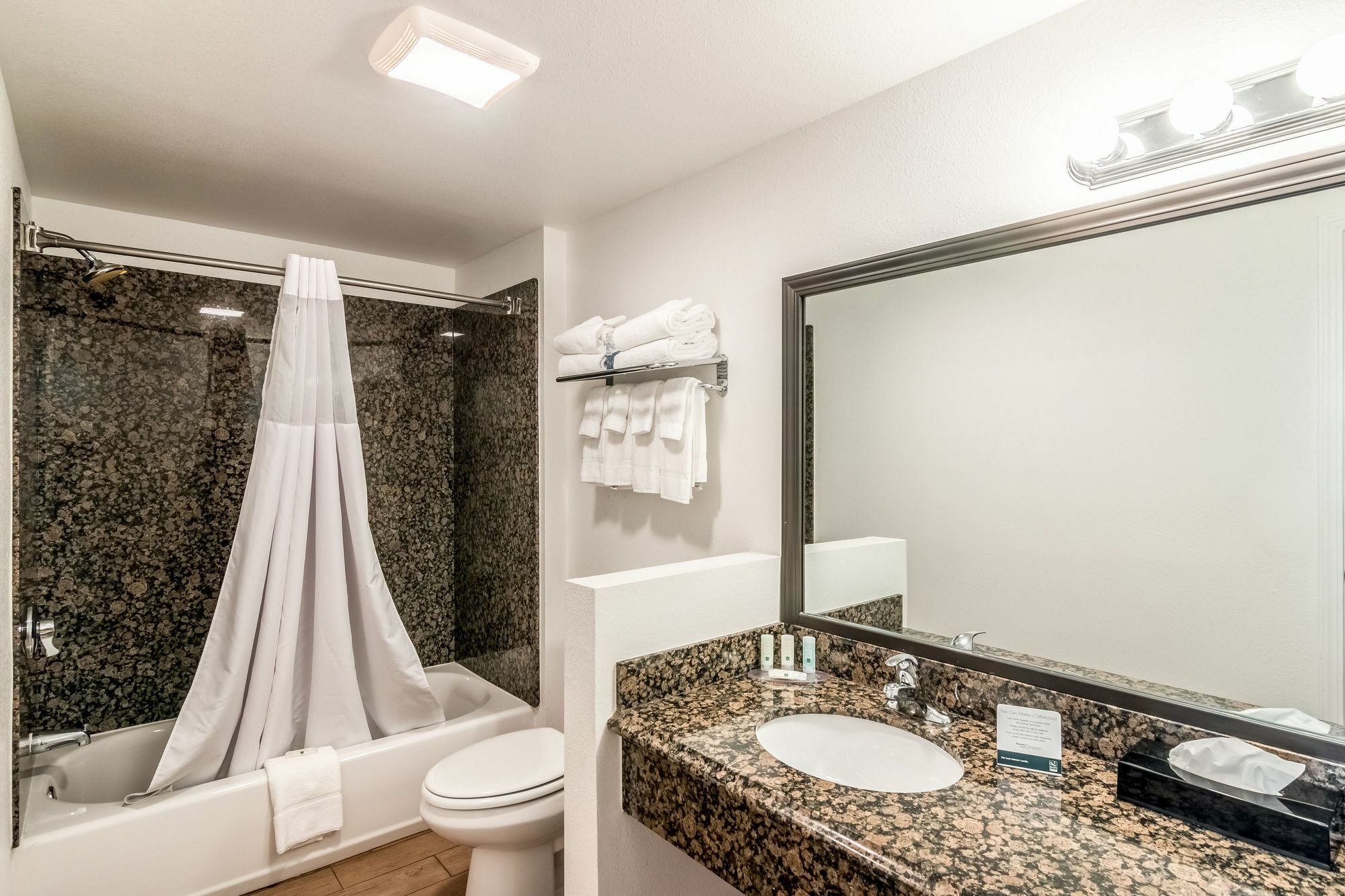 Quality & Near Downtown Hotel 2*
