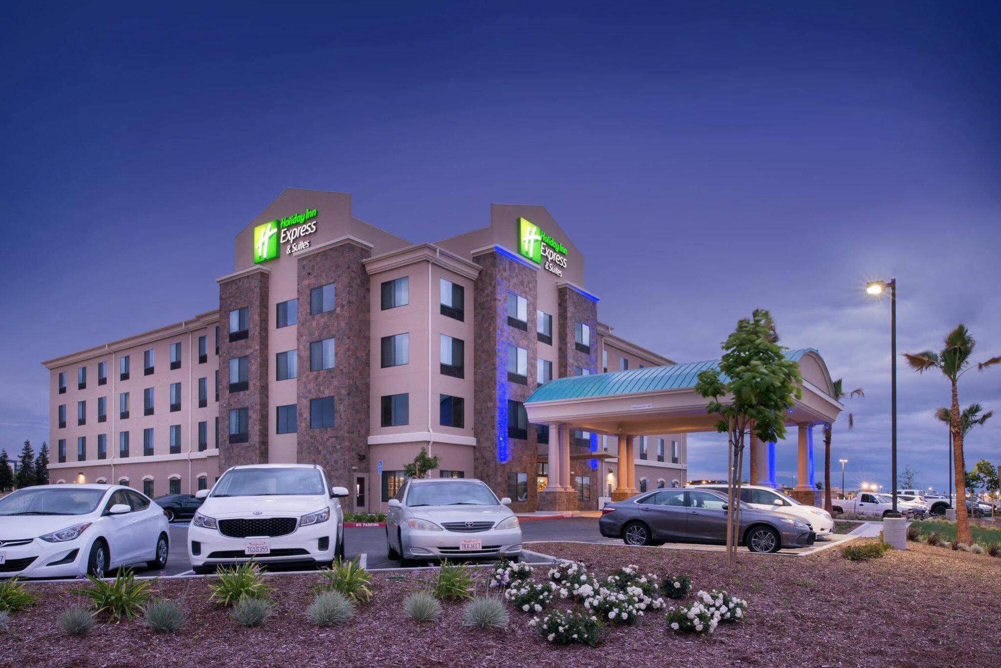 Hotel Express & Airport By Ihg 4*